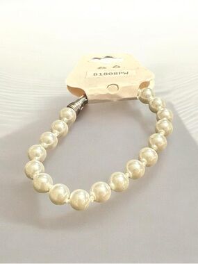 Classic White Pearl Stretch Bracelet - Women Jewelry
402